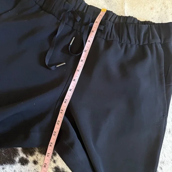 LULULEMON On The Fly Crop Pants In Black Size 10 - Picture 7 of 8